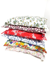 Load image into Gallery viewer, Liberty of London lavender and hop eye pillow