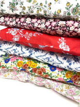 Load image into Gallery viewer, Liberty of London lavender and hop eye pillow