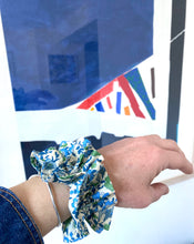 Load image into Gallery viewer, Liberty of London hair scruffle